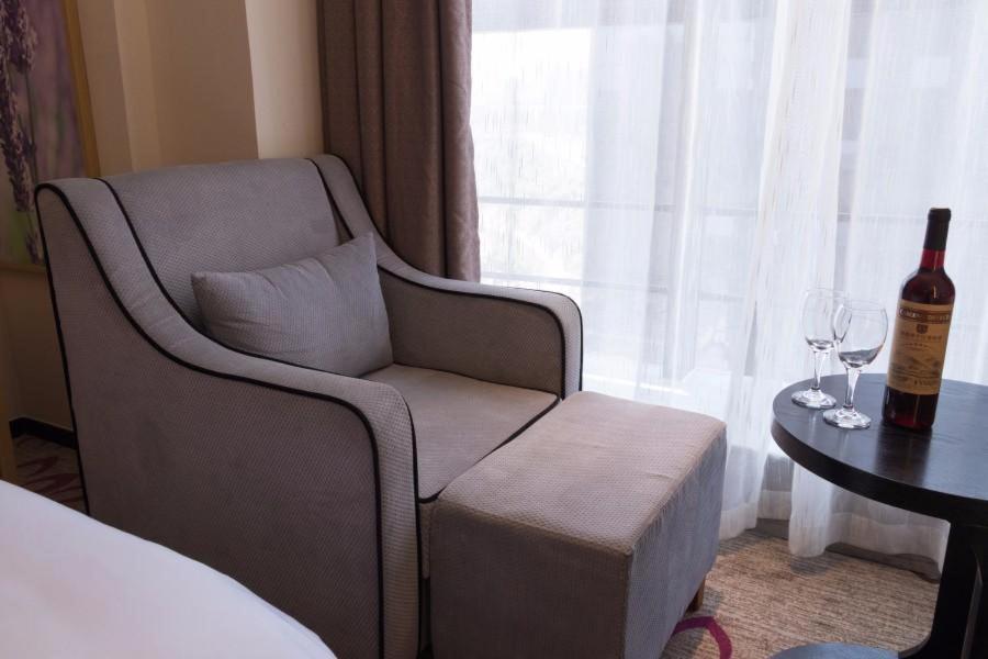 Lavande Hotel Luzhou Jiale Century City Экстерьер фото