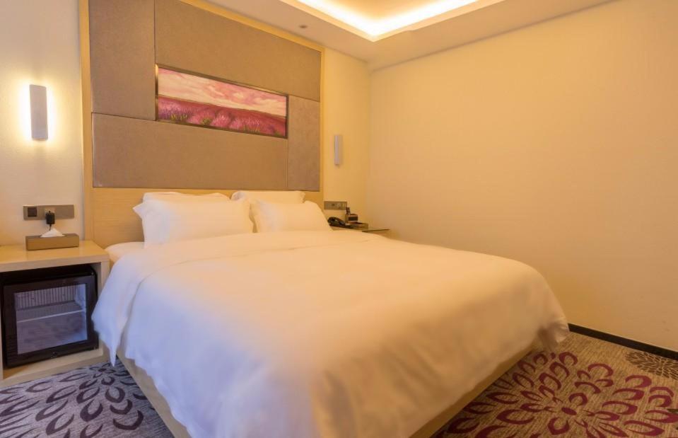 Lavande Hotel Luzhou Jiale Century City Экстерьер фото